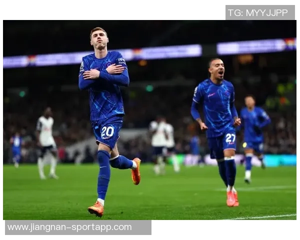 曼市双雄领跑塞梅尼奥争夺战切尔西强势加入竞争激烈局面