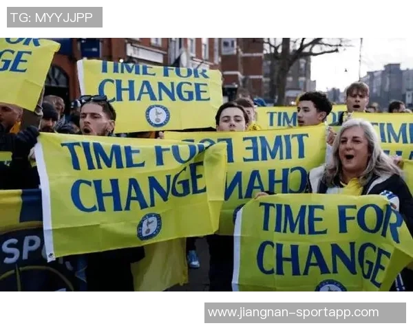 热刺球员对球迷嘘声表示不满召开会议探讨改善关系方案