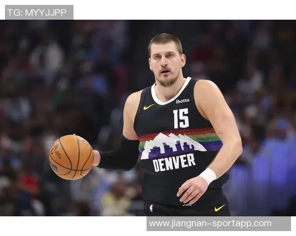 约基奇下半场状态低迷投篮命中率惨淡三分球更是颗粒无收