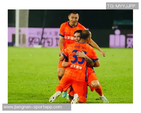 半场战报浙江与泰山战成平局瓦科制造点球却错失机会黄政宇与卡列洛各入一球