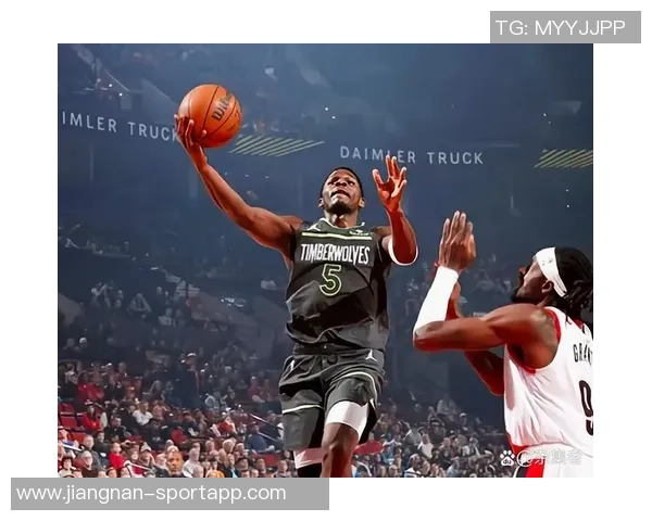 爱德华兹狂砍35分6板3助4断成最年轻三分先生展现超强投篮能力